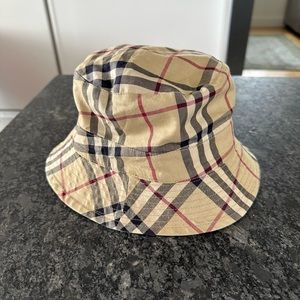Authentic Burberry reversible Bucket Hat. Size XS, might be Youth sizing.